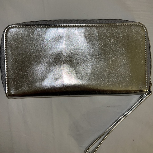 Ralph Lauren Wallet EUC - Picture 2 of 4